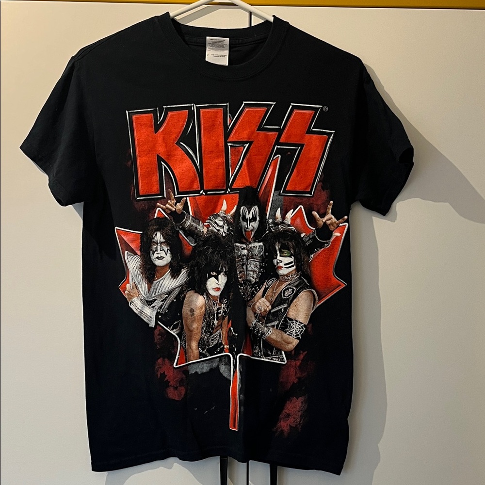 Vintage Kiss Tshirt